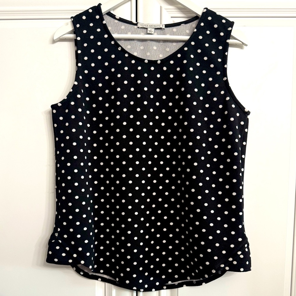 Green Envelope Women's Sz Large Sleeveless Scoop Neck Black Top w/Polka Dots